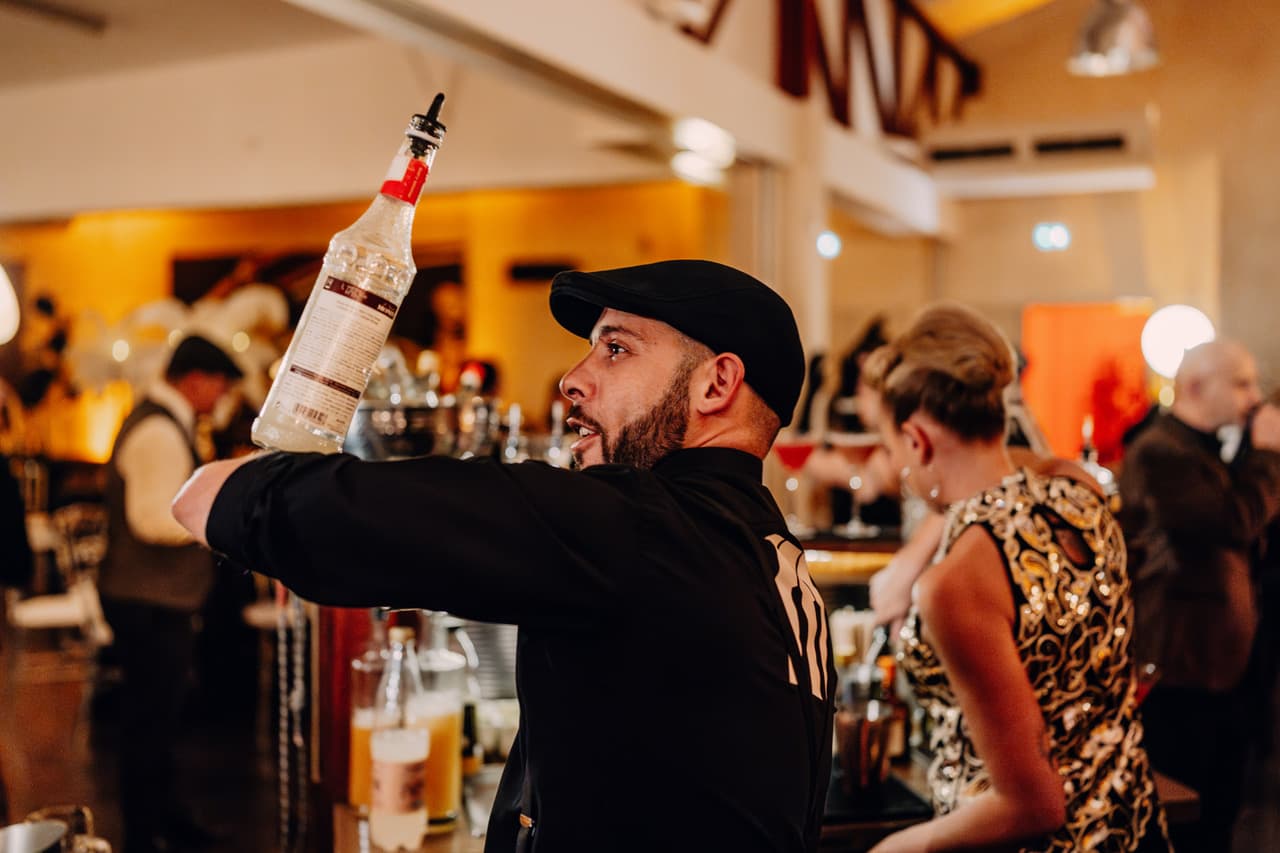 Du show derrière le bar, du fun devant